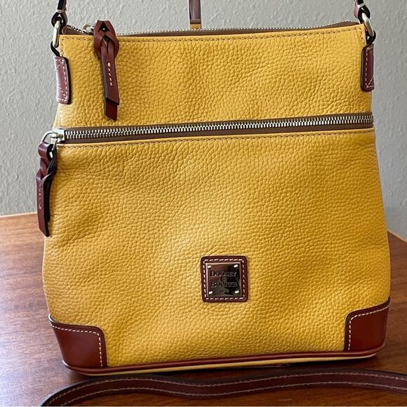 NWOT Dooney & Bourke Pebbled Leather Dandelion Crossbody Purse - Picture 4 of 16